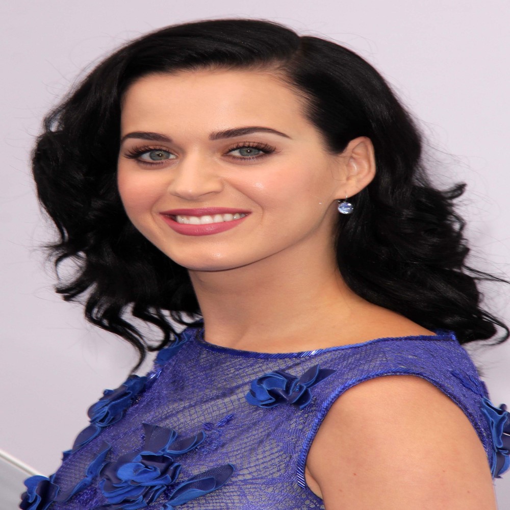 Katy Perry - Celebrity Bio, Brands Seen Wearing & More Page ...